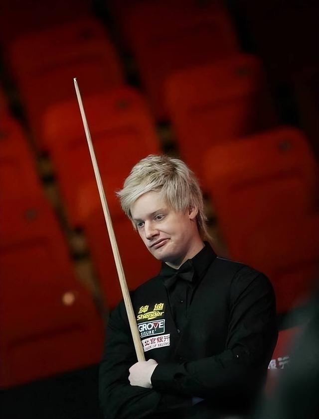 并进行滚动 并进行滚动